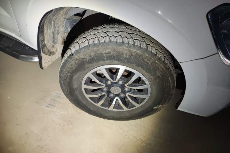 Used Zxauto Terralord 2018 2.5T Diesel Business Edition 4x4 Comfortable Large Double Cab SD4V25R-100 Right Front Wheel Hub