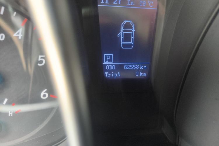Used Zxauto Terralord 2019 2.5T Passenger Version Diesel Two-Wheel Drive Automatic Flagship Trim with Dual Wheels Odometer Close Up