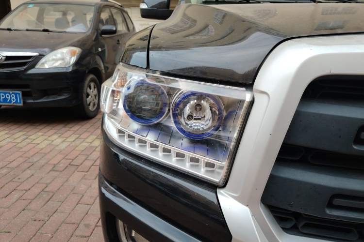 Used Zxauto Terralord 2019 2.5T Commercial Diesel 2WD Manual Standard Version Big Double Right Front Headlight