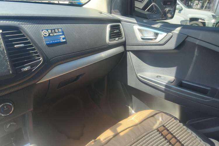 Used Zxauto Terralord 2019 2.5T Commercial Version Diesel Two-Wheel Drive Manual Standard Double-Door Trim Audio And AC Panel