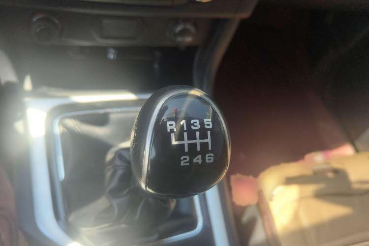 Used Zxauto Terralord 2019 2.5T Commercial Version Diesel Two-Wheel Drive Manual Standard Double-Door Trim Gear Lever