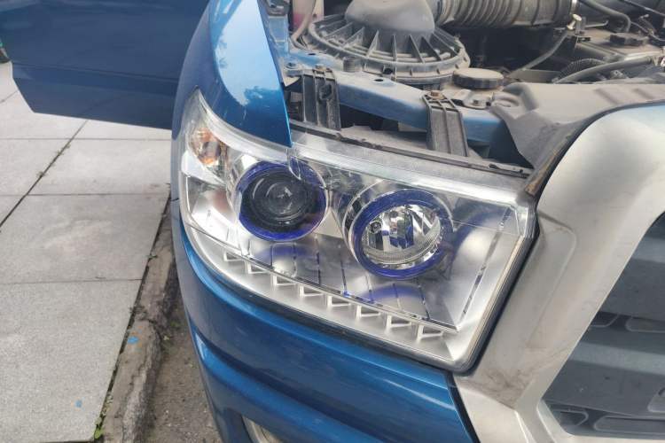 Used Zxauto Terralord  Right Front Headlight