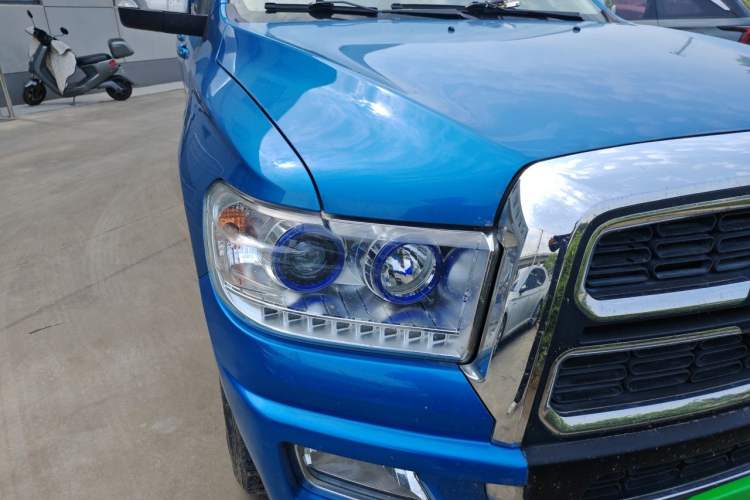 Used Zxauto Terralord 2019 2.5T Passenger Version Diesel Two-Wheel Drive Manual Standard Configuration Big Double SD4V25R-100 Right Front Headlight