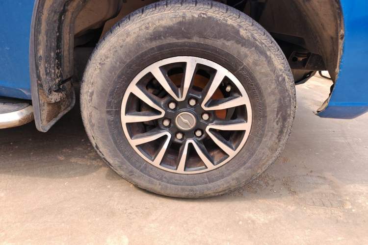 Used Zxauto Terralord 2019 2.5T Passenger Version Diesel Two-Wheel Drive Manual Standard Configuration Big Double SD4V25R-100 Right Front Wheel Hub