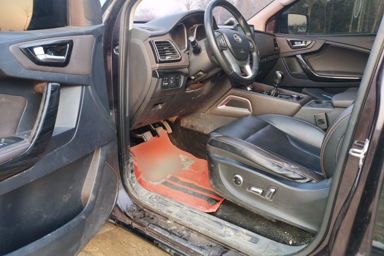 Used Zxauto Terralord 2019 2.5T Passenger Version Diesel Two-Wheel Drive Manual Ultra-Luxury Trim with Dual Features Driver Seat