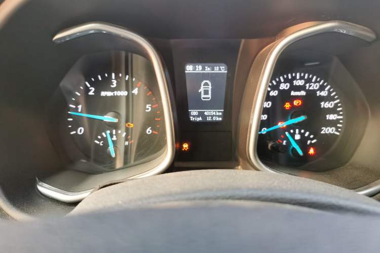 Used Zxauto Terralord 2019 2.5T Passenger Version Diesel Two-Wheel Drive Manual Ultra-Luxury Trim with Dual Features Odometer Close Up