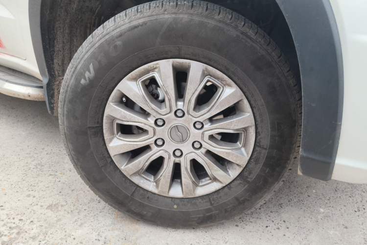 Used Zxauto Terralord 2019 2.4T Passenger Version Gasoline Two-Wheel Drive Manual Ultra-Luxury Trim with Dual Features Right Front Wheel Hub