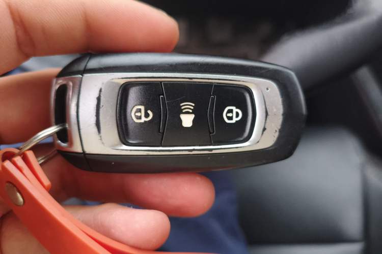 Used Zxauto Terralord 2019 2.4T Passenger Version Gasoline Two-Wheel Drive Manual Ultra-Luxury Trim with Dual Features Vehicle Key
