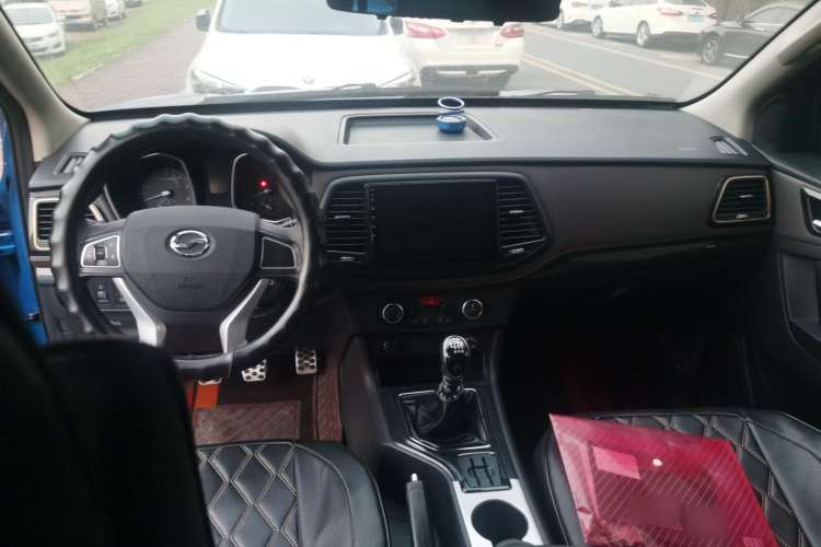 Used Zxauto Terralord 2021 2.5T Passenger Version Diesel Two-Wheel Drive Luxury Trim with Dual Wheels Center Console