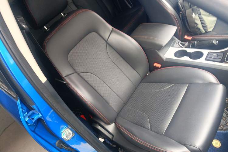 Used Zxauto Terralord 2021 2.5T Passenger Diesel Two-Wheel-Drive Luxury Big Double Right Front Seat