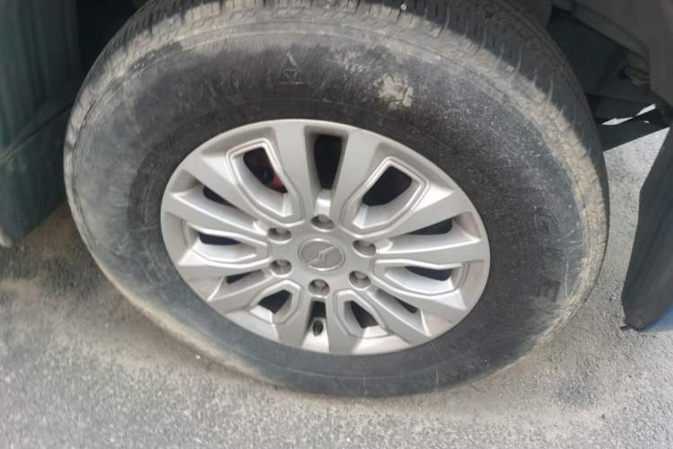 Used Zxauto Terralord 2021 2.5T Passenger Version Diesel Two-Wheel Drive Luxury Trim with Dual Wheels Right Front Wheel Hub
