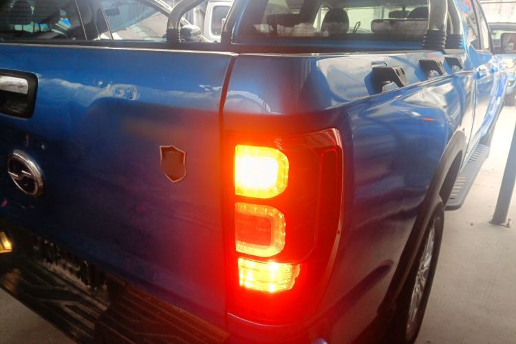 Used Zxauto Terralord 2021 2.5T Passenger Diesel Two-Wheel-Drive Luxury Big Double Right Rear Taillight