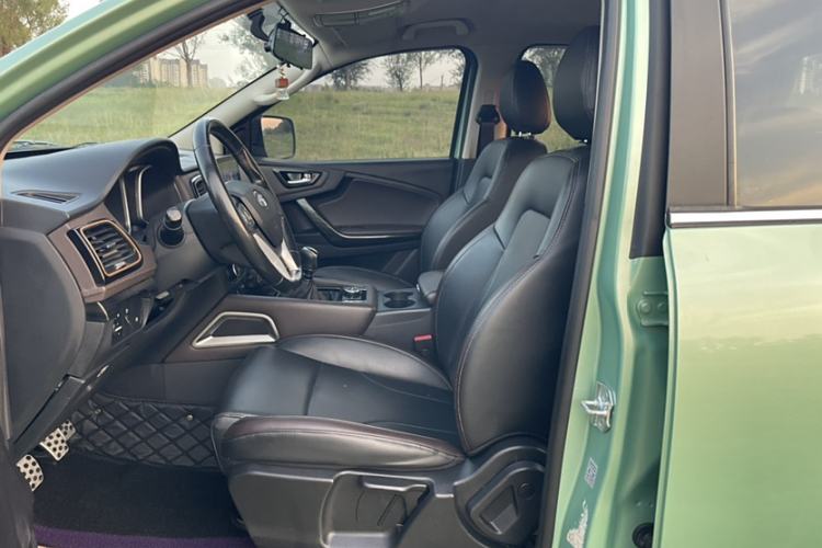 Used Zxauto Terralord 2021 2.5T Passenger Version Diesel Two-Wheel Drive Ultra-Luxury Big Double Interior 1