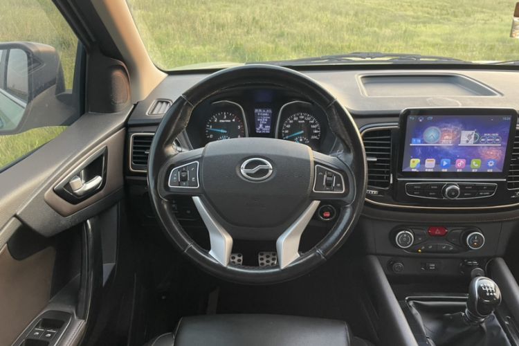 Used Zxauto Terralord 2021 2.5T Passenger Version Diesel Two-Wheel Drive Ultra-Luxury Big Double Interior 5