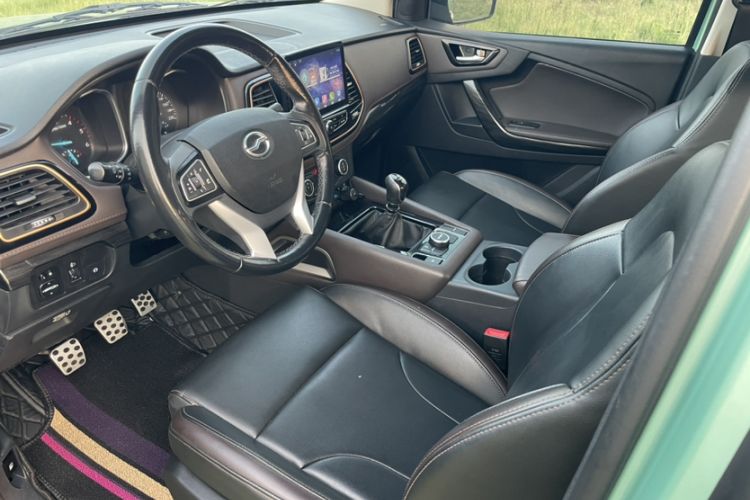 Used Zxauto Terralord 2021 2.5T Passenger Version Diesel Two-Wheel Drive Ultra-Luxury Big Double Interior 6