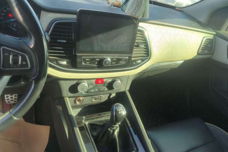 Used Zxauto Terralord 2021 2.5T Passenger Version Diesel Four-Wheel Drive Flagship Trim – Standard Dual Audio And AC Panel