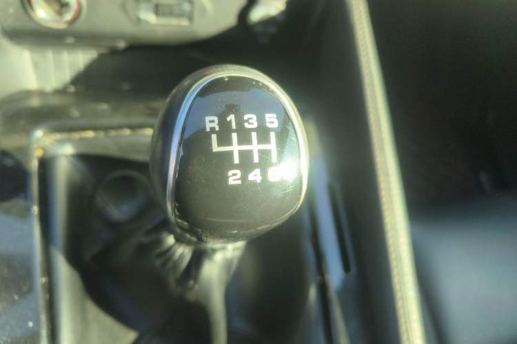 Used Zxauto Terralord 2021 2.5T Passenger Version Diesel Four-Wheel Drive Flagship Trim – Standard Dual Gear Lever