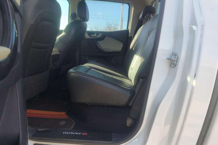 Used Zxauto Terralord 2021 2.5T Passenger Version Diesel Four-Wheel Drive Flagship Trim – Standard Dual Interior 1
